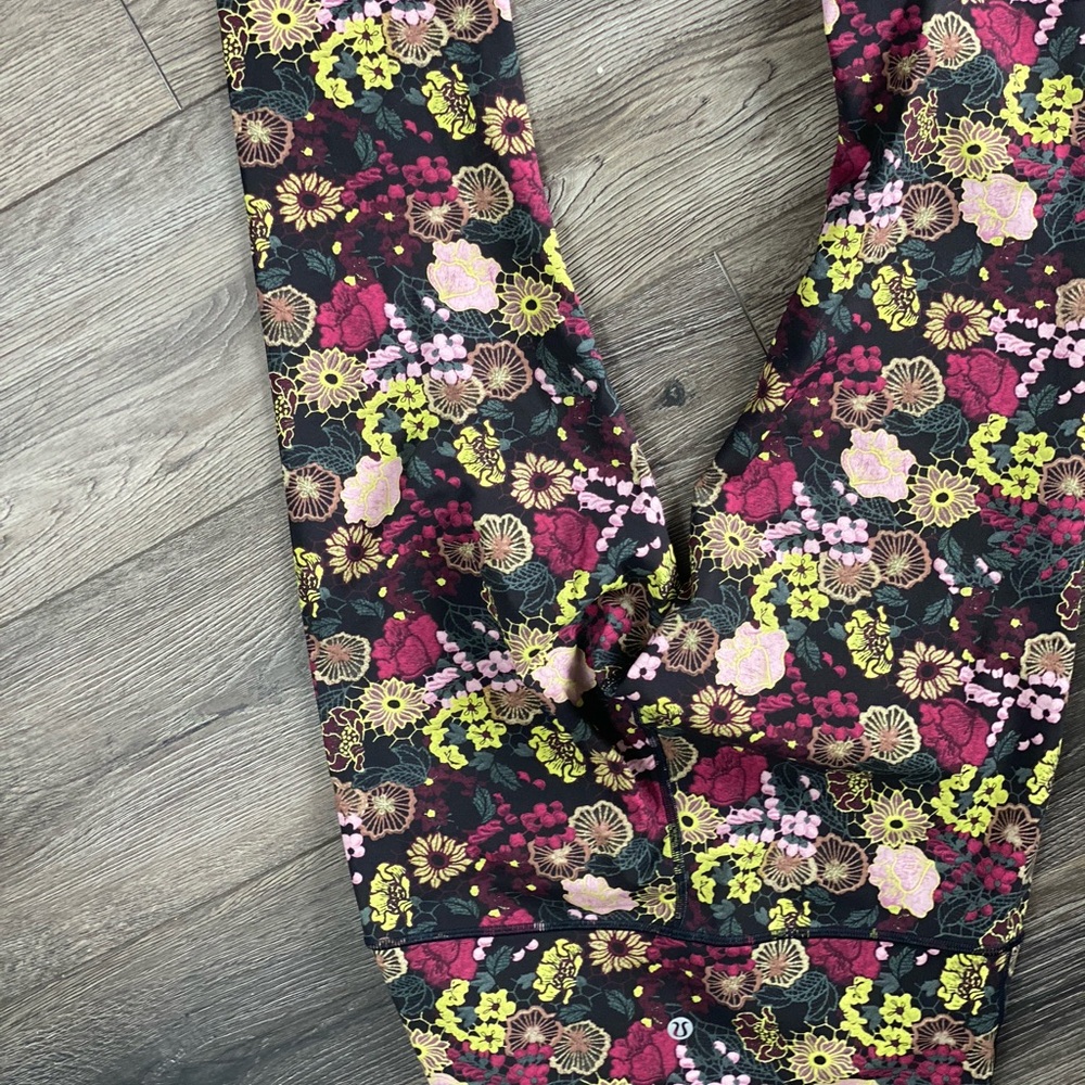 Lululemon crop legging size 4